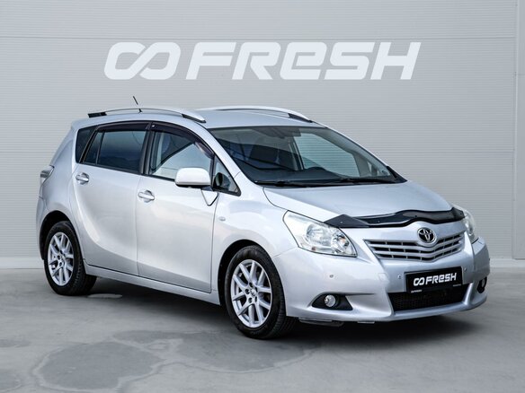 2011 Toyota Verso I, серебристый