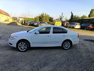 2013 Skoda Octavia II (A5) Рестайлинг, белый, 675000 рублей, вид 5