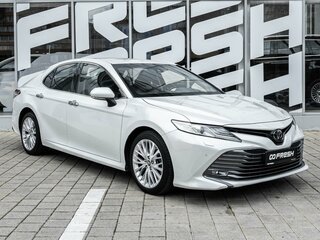 2018 Toyota Camry VIII (XV70), белый, 2390000 рублей, вид 1