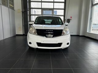 2013 Nissan Note I Рестайлинг, белый, 900000 рублей, вид 2