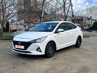 2020 Hyundai Solaris II Рестайлинг, белый, 925000 рублей, вид 1