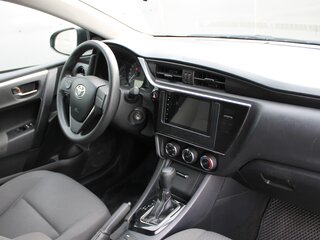 2016 Toyota Corolla XI (E160, E170, E180), серебристый, 1500000 рублей, вид 3