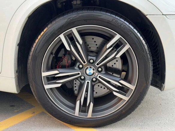 2011 BMW X5 M I (E70), белый, 1750000 рублей - вид 13