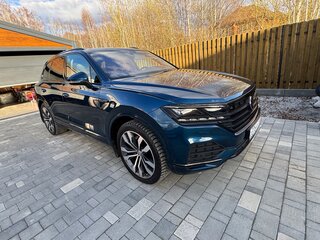 2020 Volkswagen Touareg III, синий, 5500000 рублей, вид 1