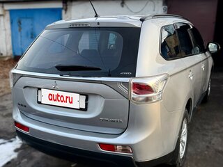 2013 Mitsubishi Outlander III, серебристый, 1650000 рублей, вид 2