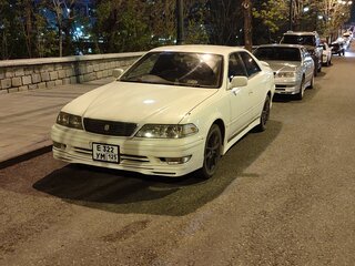 1998 Toyota Mark II VIII (X100), белый, 670000 рублей, вид 1