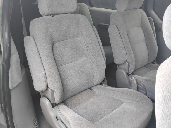 2004 Kia Carnival I Рестайлинг, серый, 400000 рублей - вид 6