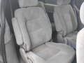 2004 Kia Carnival I Рестайлинг, серый, 400000 рублей - вид 6