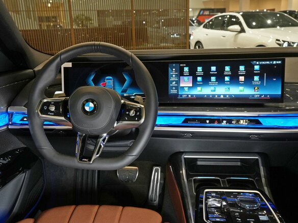 2025 BMW 7 серии 740d xDrive VII (G70), чёрный, 17200000 рублей - вид 10
