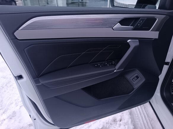 2024 Volkswagen Tayron X I Рестайлинг, белый, 5000000 рублей - вид 12