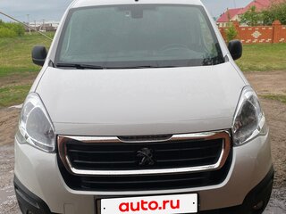 2021 Peugeot Partner Crossway II Рестайлинг 2, белый, 1970000 рублей, вид 1