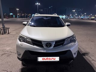 2015 Toyota RAV4 IV (XA40), белый, 2300000 рублей, вид 2