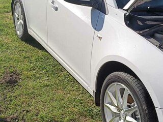 2011 Chevrolet Cruze I, белый, 820000 рублей, вид 4