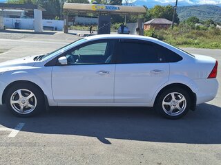 2009 Ford Focus II Рестайлинг, белый, 730000 рублей, вид 4