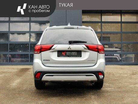 2019 Mitsubishi Outlander III Рестайлинг 3, серебристый, 2023000 рублей, вид 4