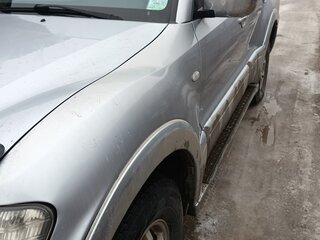 2005 Mitsubishi Pajero III Рестайлинг, серебристый, 1100000 рублей, вид 3
