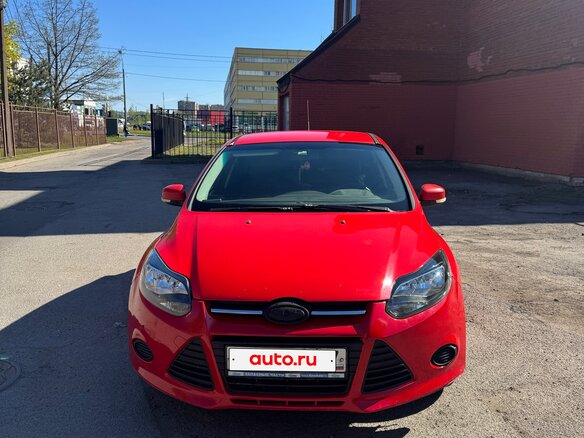 2011 Ford Focus III, красный, 450000 рублей