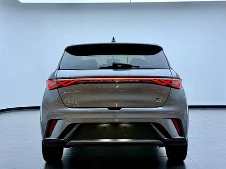 2025 BYD Dolphin 44.9 kWh I, серебристый, 1840000 рублей, вид 4