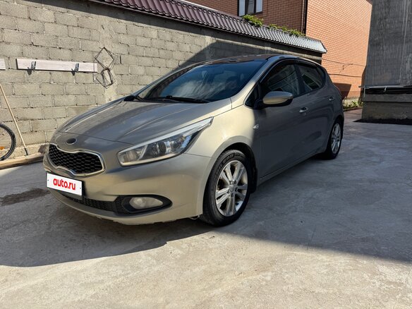 2014 Kia Ceed II, серый, 700000 рублей