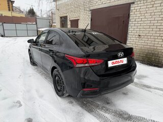 2017 Hyundai Solaris II, чёрный, 1050000 рублей, вид 4