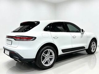 2023 Porsche Macan I Рестайлинг 2, белый, 6149945 рублей, вид 3