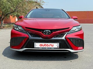 2021 Toyota Camry VIII (XV70) Рестайлинг, красный, 3600000 рублей, вид 1