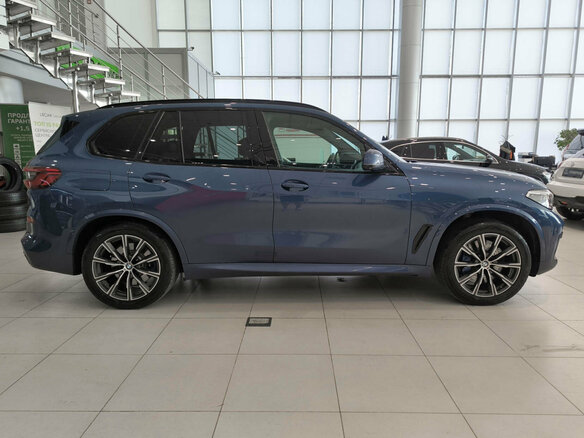 2019 BMW X5 30d IV (G05/G18), синий, 5300000 рублей - вид 3