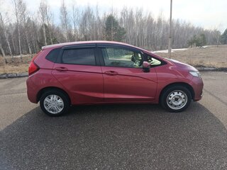 2019 Honda Fit III Рестайлинг, красный, 1200000 рублей, вид 4