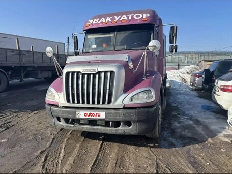 2003 Freightliner Columbia, красный, 2000000 рублей, вид 4