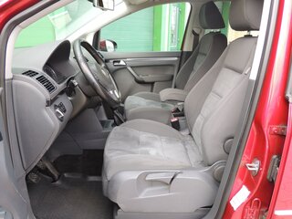 2012 Volkswagen Touran I Рестайлинг 2, пурпурный, 1200000 рублей, вид 5
