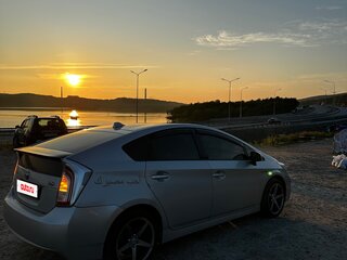 2014 Toyota Prius III Рестайлинг (XW30), серый, 1000000 рублей, вид 5