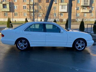 1997 Mercedes-Benz E-Класс 200 II (W210, S210), белый, 700000 рублей, вид 5