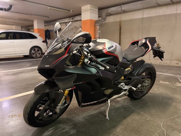 2021 Ducati Panigale V4, чёрный, 2500000 рублей - вид 6