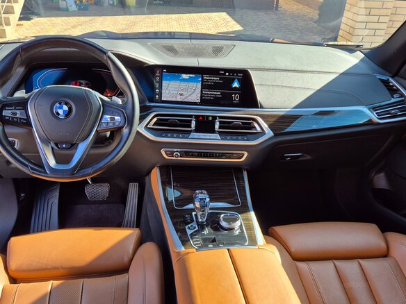 2021 BMW X5 40i IV (G05/G18), синий, 5900000 рублей - вид 4