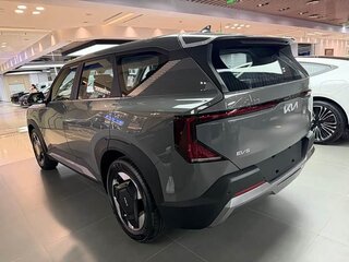 2026 Kia EV5 64.2 kWh, серебристый, 3458055 рублей, вид 5