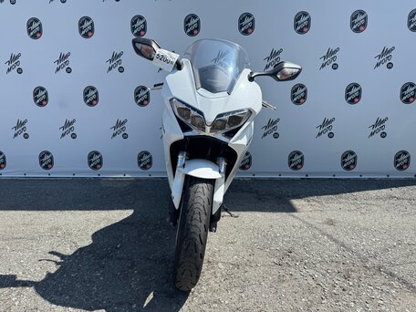 2017 Honda VFR 800, белый, 790000 рублей, вид 2