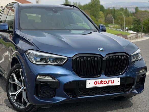 2020 BMW X5 40i IV (G05/G18), синий, 6500000 рублей - вид 1
