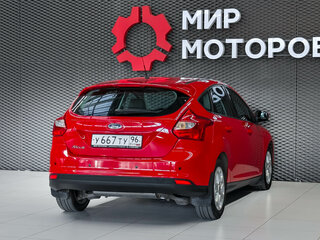 2012 Ford Focus III, красный, 799000 рублей, вид 4