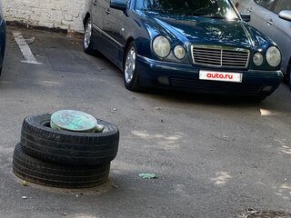 1999 Mercedes-Benz E-Класс 240 II (W210, S210), синий, 400000 рублей, вид 1