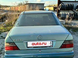 1994 Mercedes-Benz E-Класс 220 I (W124), голубой, 180000 рублей, вид 2