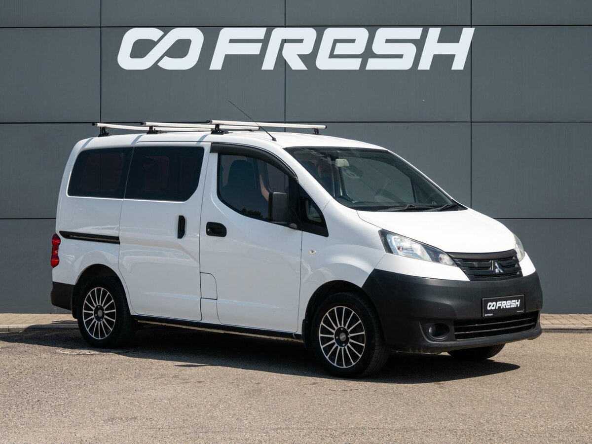 Открыть фотографии: Mitsubishi Delica V
