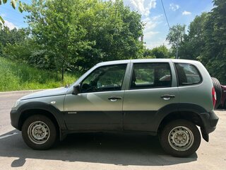 2016 Chevrolet Niva I Рестайлинг, серебристый, 480000 рублей, вид 4
