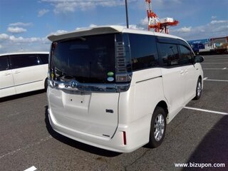 2018 Toyota Voxy III (R80) Рестайлинг, белый, 2250000 рублей, вид 5