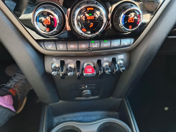 2021 Mini Countryman Cooper II Рестайлинг, чёрный, 2800000 рублей - вид 19