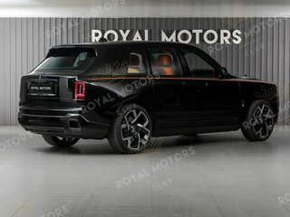 2025 Rolls-Royce Cullinan Black Badge I Рестайлинг (Series II), чёрный, 69800000 рублей, вид 5