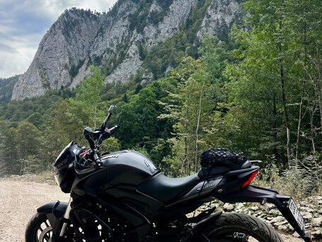 2019 Bajaj Dominar 400, чёрный, 395000 рублей, вид 4