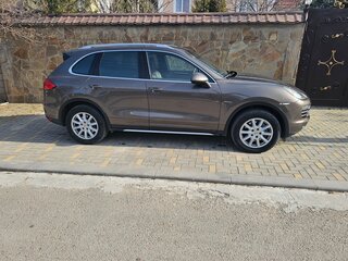 2010 Porsche Cayenne Diesel II (958), коричневый, 2500000 рублей, вид 5