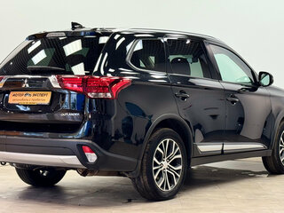 2018 Mitsubishi Outlander III Рестайлинг 3, чёрный, 2220000 рублей, вид 4