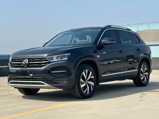 2022 Volkswagen Tayron I, чёрный, 2873000 рублей, вид 1