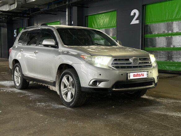2011 Toyota Highlander II (XU40) Рестайлинг, серебристый, 1499000 рублей - вид 2